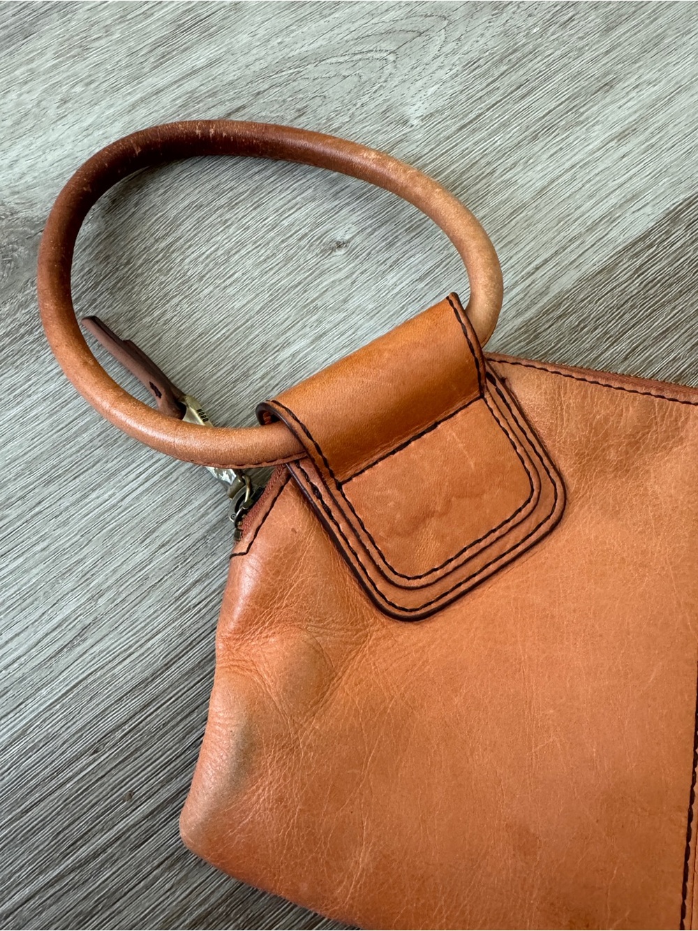 Hobo Genuine Leather Wristlet Brown Ring - Picture 3 of 8